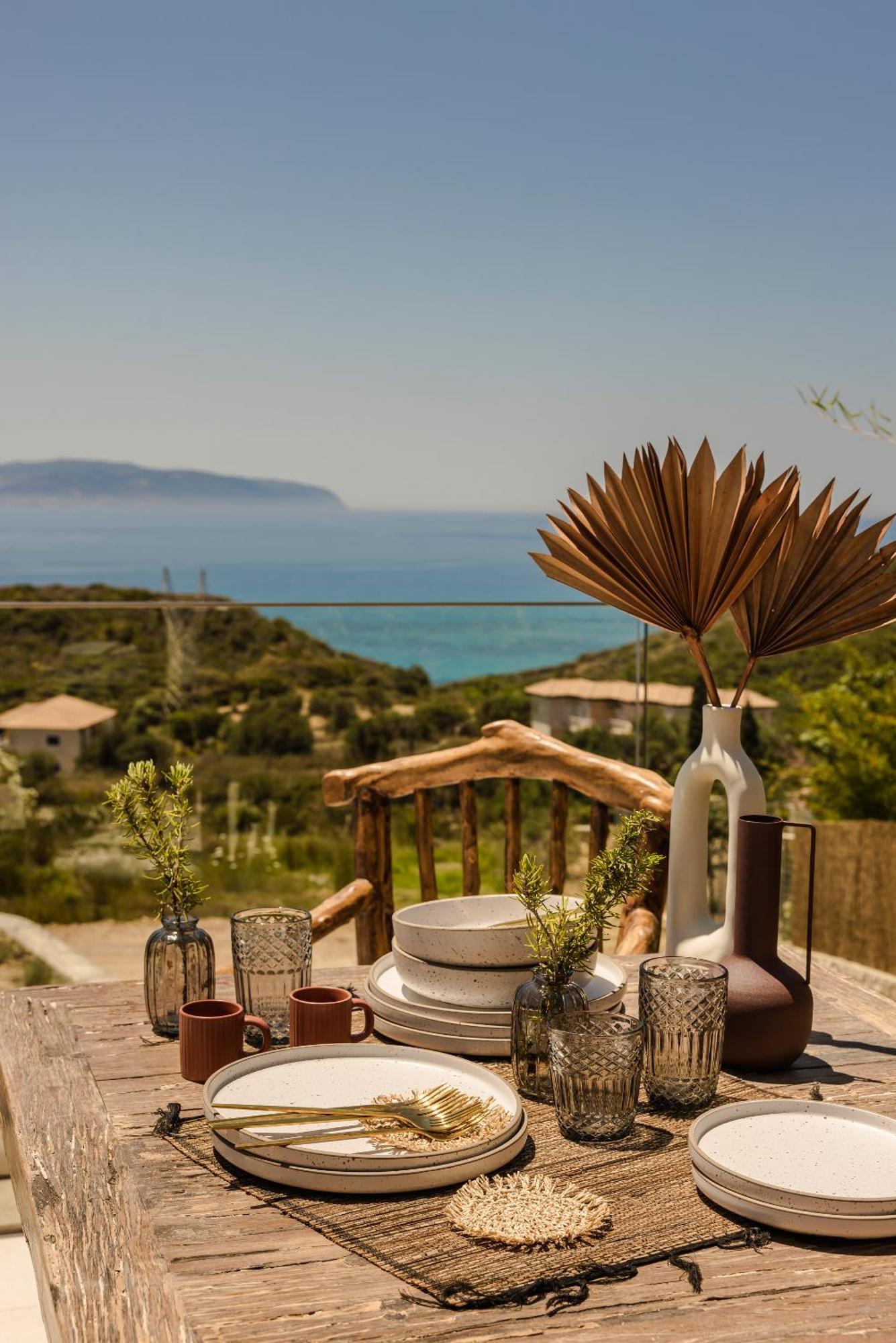 Hilaritas Luxury Suites Sea View, Private Pool & Jacuzzi Paradise Ratzaklíon Exteriér fotografie